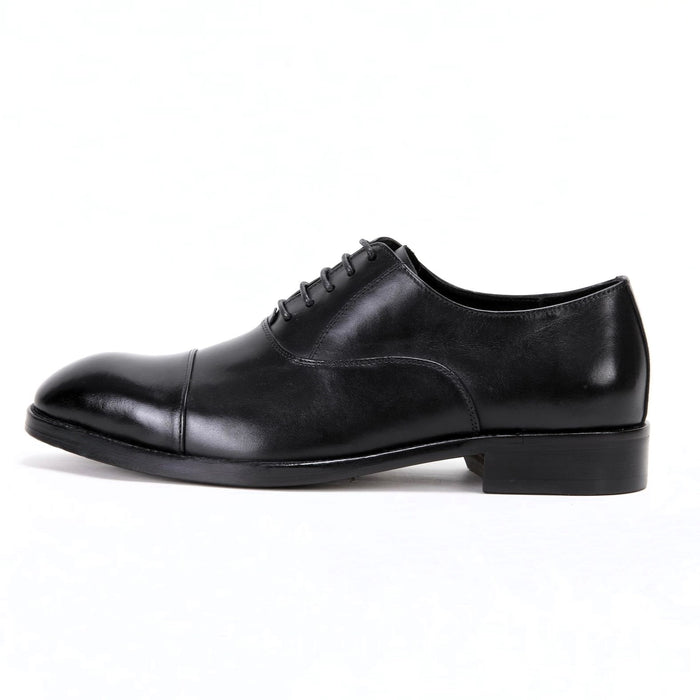 Cap-toe Oxfords Lace-ups