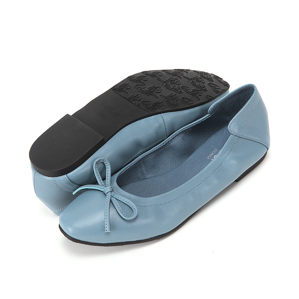 Round toe with soft sole and bow decoration