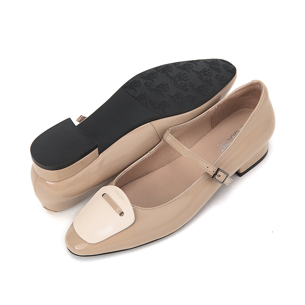 Patent Leather Mary Jane With Metal Décor