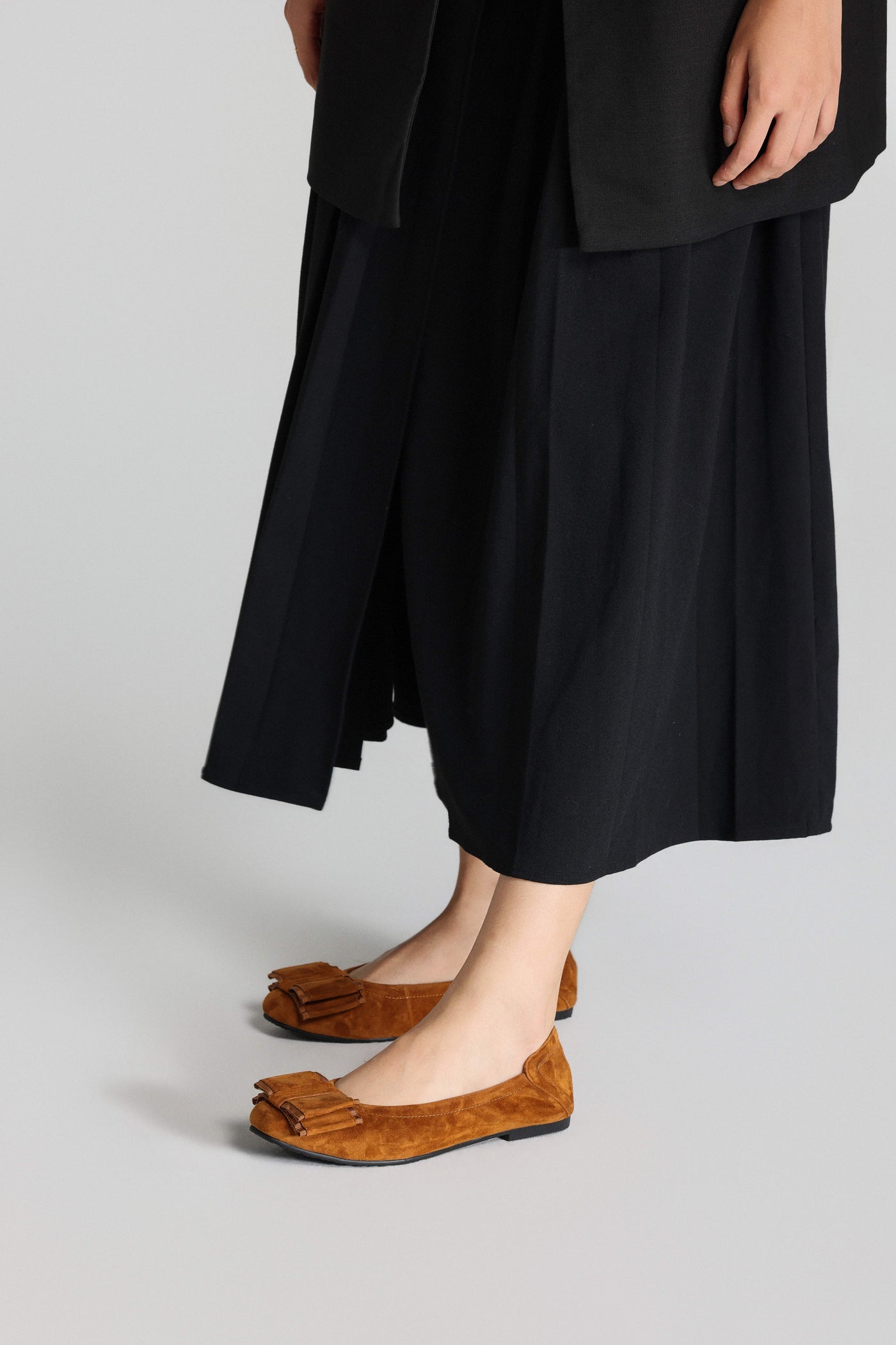 Suede Large Ribbon Ballet Flats