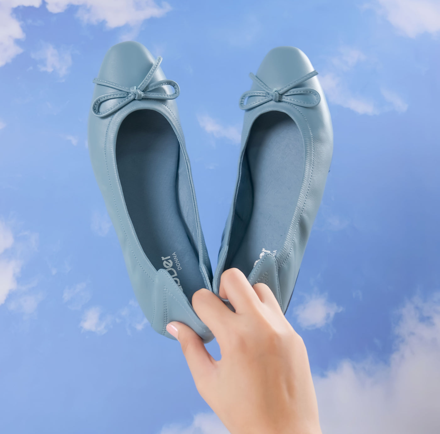 Round toe with soft sole and bow decoration