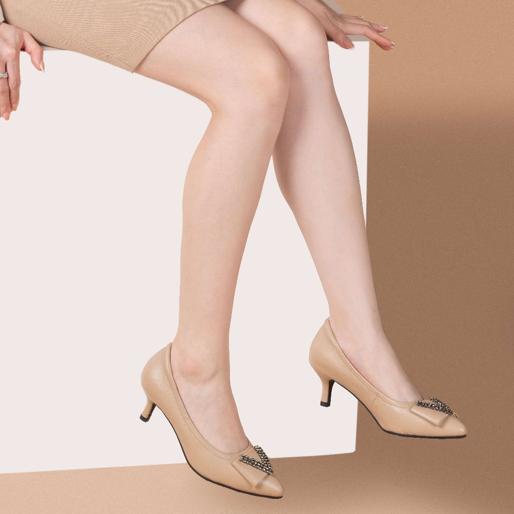 Ladies V-shape Décor 2in Heels CS1151