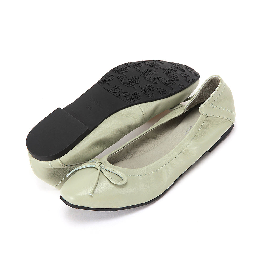 Round toe with soft sole and bow decoration