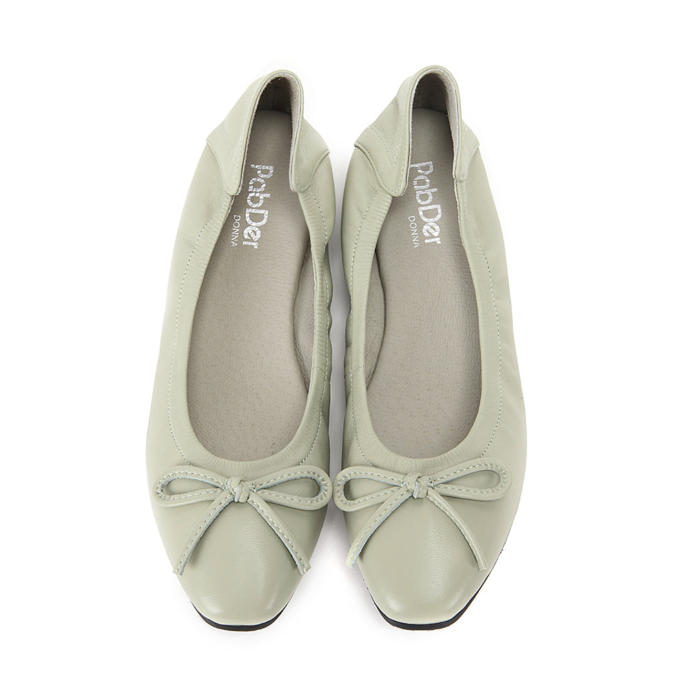 Round toe with soft sole and bow decoration