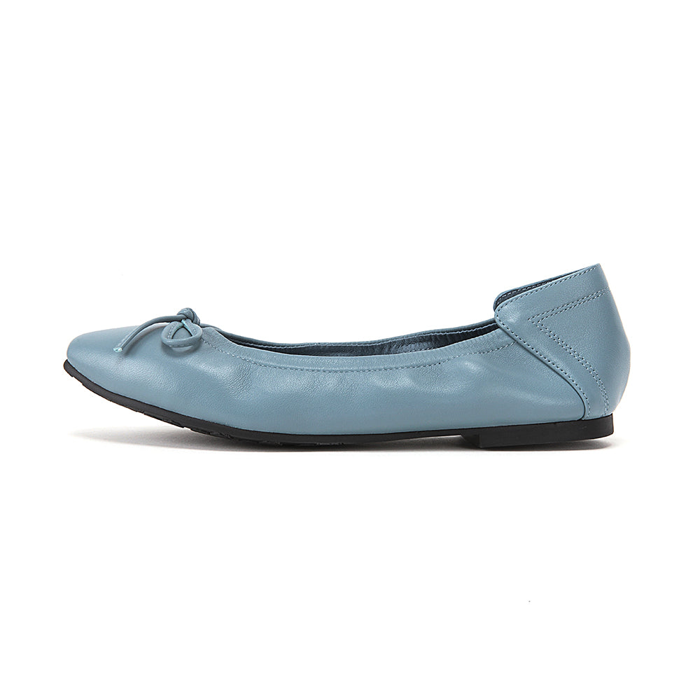 Round toe with soft sole and bow decoration