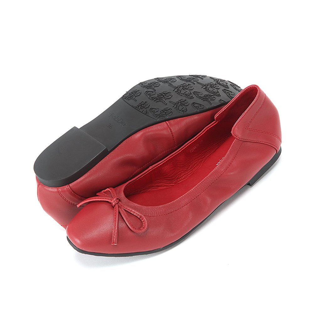 Round toe with soft sole and bow decoration