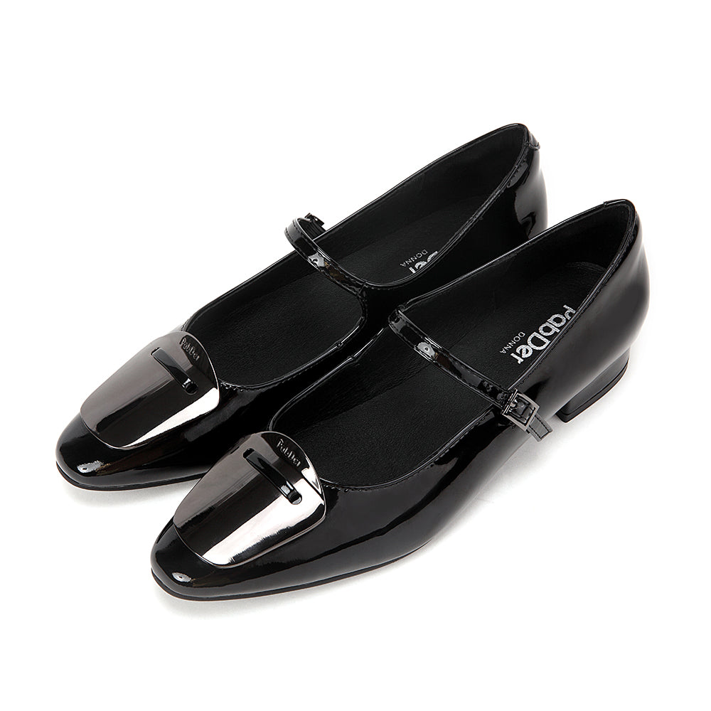 Patent Leather Mary Jane With Metal Décor