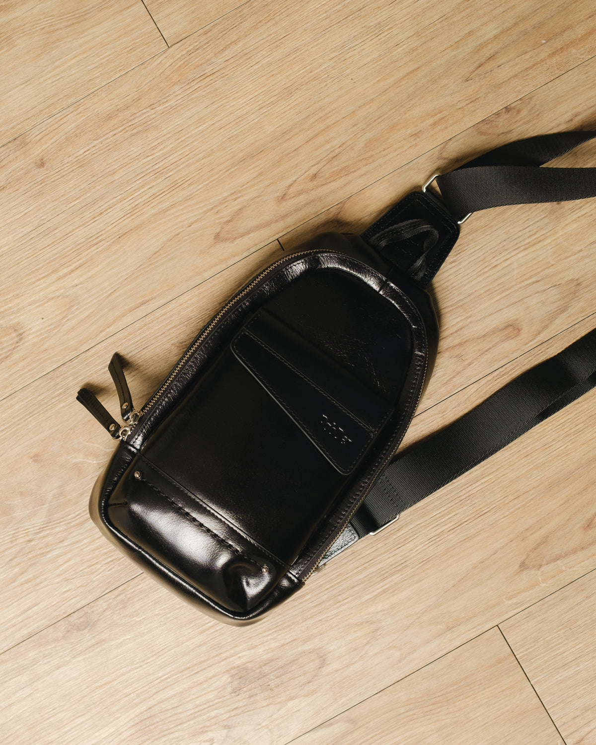 Men's Oval Crossbody Bag