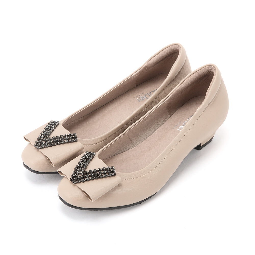 Ladies V-Shape Décor Round Toe 1in Heels CS9151